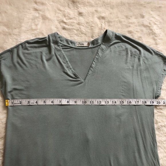 Barefoot dreams Malibu t-shirt light green size small - Picture 5 of 7